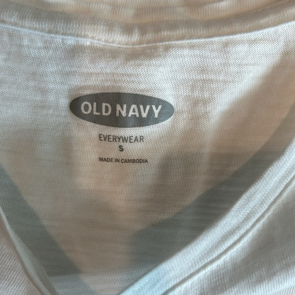 Bundle 6 Old Navy Size Small Tops, Tanks, Tees Black, White Yellow Stripes - Picture 10 of 10